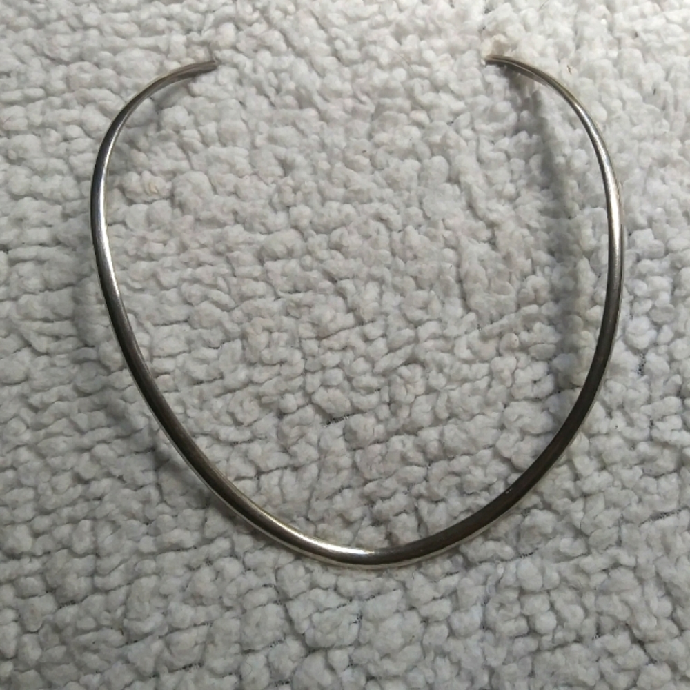 Sterling silver neck wire choker pendant holder